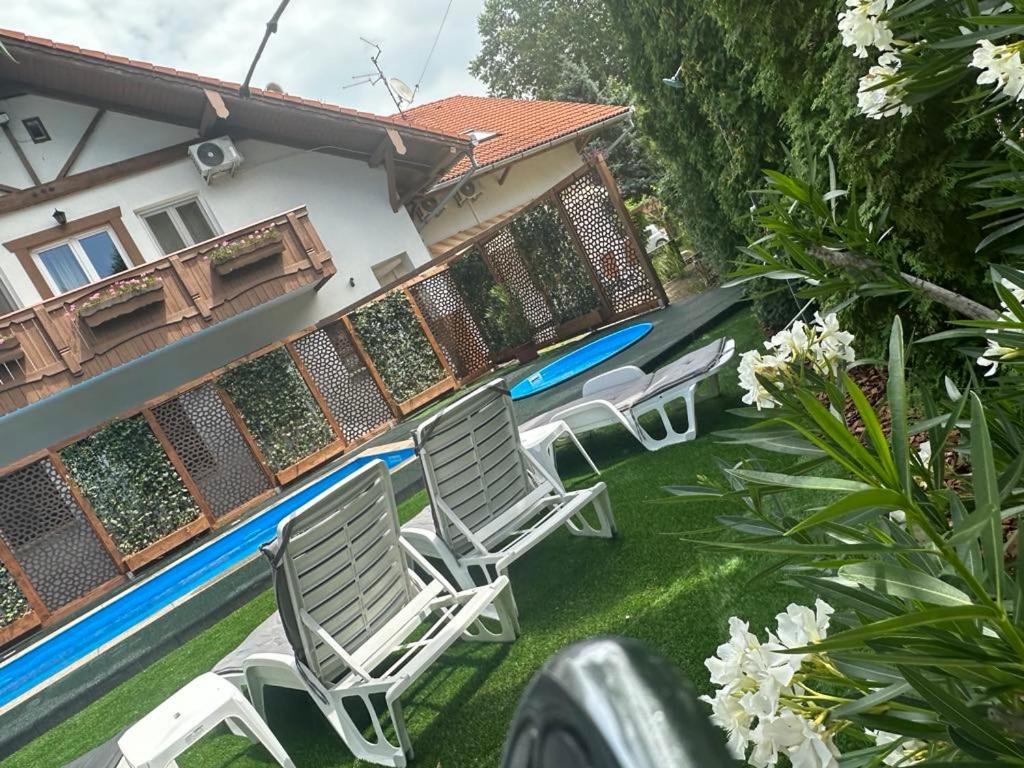 Sommer Panzio Balatonföldvár Exteriör bild