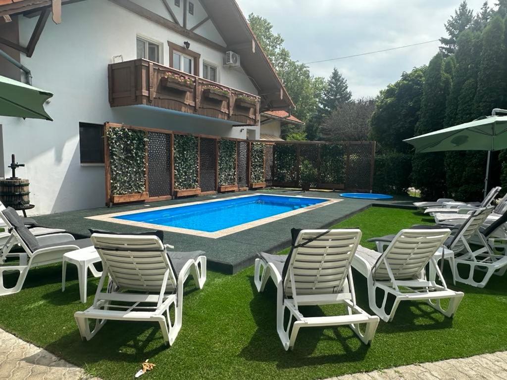 Sommer Panzio Balatonföldvár Exteriör bild